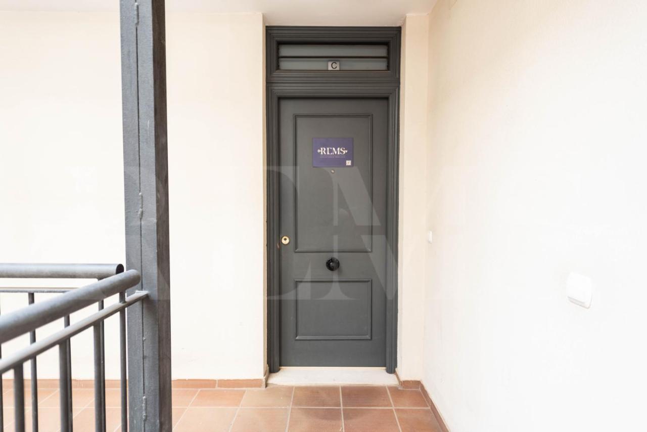 Inviting Apartment In The Heart Of Malaga By Rems Exterior foto